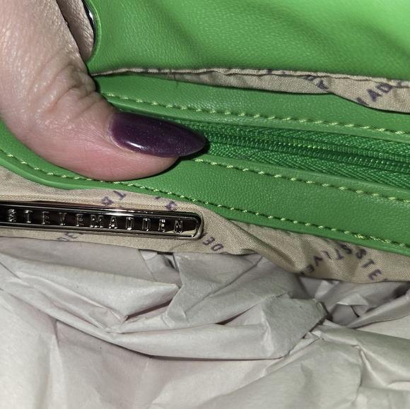 Green Flare BShaw crossbody, NWT - Picture 8 of 10